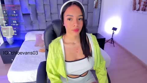 Snapshot of chloe__evans_ chatting on 03/07/25, 11:40 Chloe online show from 03/07/25, 11:40