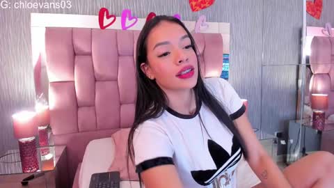 Snapshot of chloe__evans_ chatting on 10/03/25, 11:40 Chloe online show from 10/03/25, 11:40