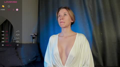 Chloe online show from 01/07/25, 01:17