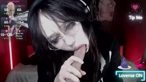 Snapshot of chloe_crystall_killer chatting on 10/06/25, 08:23 chloe_crystall_killer online show from 10/06/25, 08:23