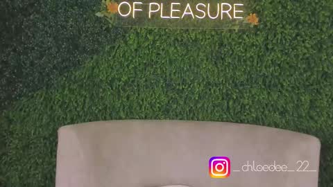 Chloe online show from 10/09/25, 12:03