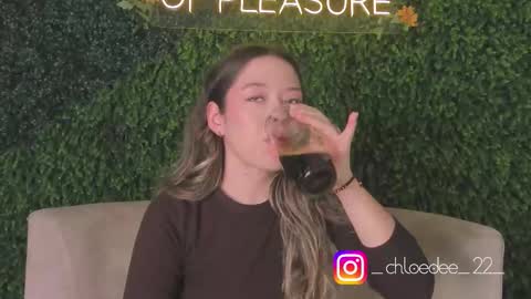 Chloe online show from 10/20/25, 11:21