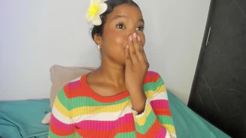Snapshot of chloe_evans21 chatting on 09/17/25, 10:44 chloe online show from 09/17/25, 10:44