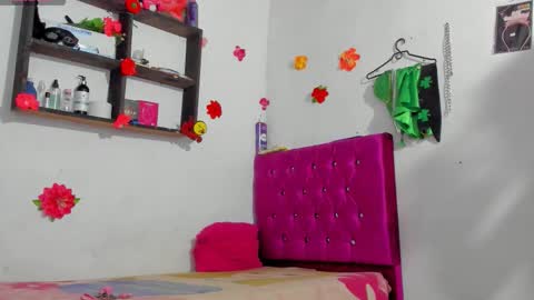 Chloe Evanx  online show from 11/06/25, 02:45