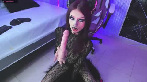 chloe_jacksonn online show from 10/10/25, 10:53