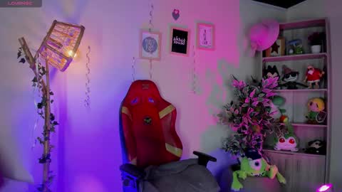 CLOE  online show from 09/09/25, 09:47