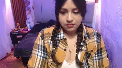 chloe_smith5 online show from 11/20/25, 02:39