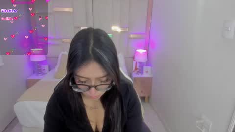 Snapshot of chloe_walk_ chatting on 02/07/25, 01:32 Chloe online show from 02/07/25, 01:32