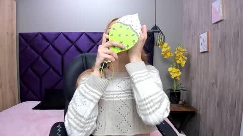 chloecampbell03 online show from 10/14/25, 12:28