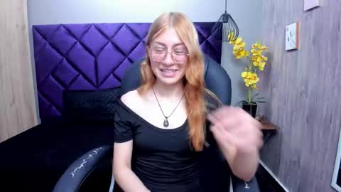 chloecampbell03 online show from 10/20/25, 05:35