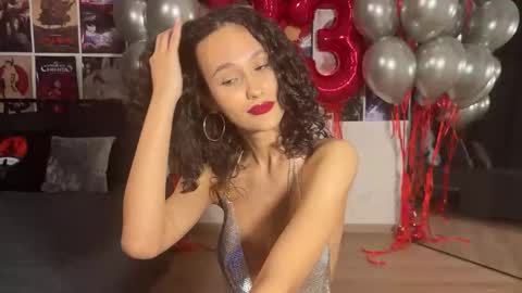 Snapshot of chloechain chatting on 11/11/25, 01:05 chloe online show from 11/11/25, 01:05