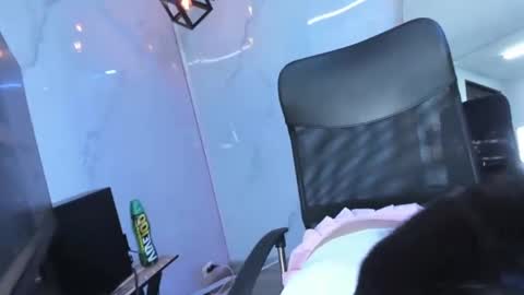 ChloeeThompson online show from 11/09/25, 03:05