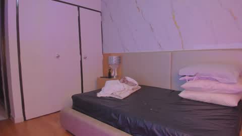 Chloee online show from 11/18/25, 11:36