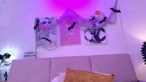 Snapshot of chloeferreira chatting on 10/23/25, 12:32 chloeferreira online show from 10/23/25, 12:32