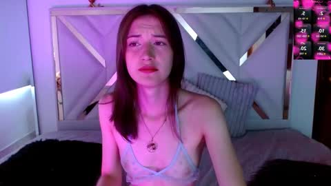 Snapshot of chloejohnsoon chatting on 09/16/25, 01:45 Chloe online show from 09/16/25, 01:45