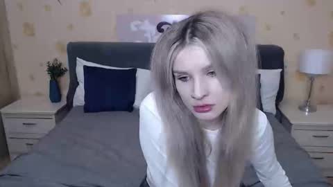 Snapshot of chloemurmeow chatting on 09/18/25, 08:00 chloemurmeow online show from 09/18/25, 08:00