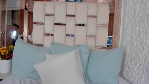 Chloe  online show from 11/13/25, 06:40