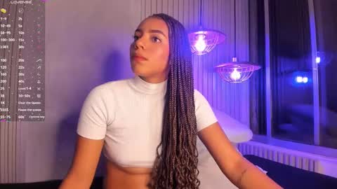 Snapshot of chloetaylorr_ chatting on 12/14/24, 12:23 CHLOE online show from 12/14/24, 12:23