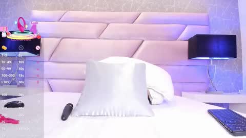 Snapshot of chloetaylorr_ chatting on 09/11/25, 10:43 CHLOE online show from 09/11/25, 10:43