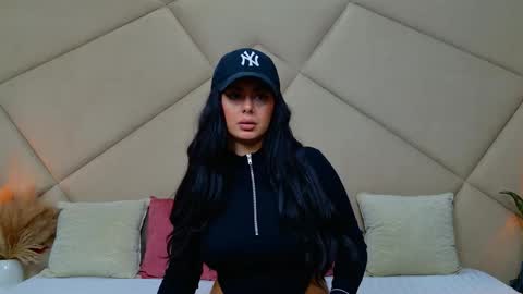 Chloe Vee online show from 10/09/25, 05:05