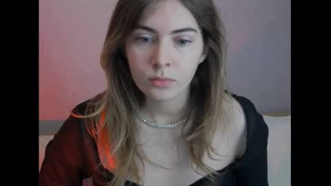 Snapshot of chloi_hes chatting on 12/22/24, 08:38 chloi_hes online show from 12/22/24, 08:38