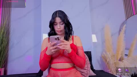 Snapshot of chlooee_ chatting on 10/30/25, 01:18 Chlooe online show from 10/30/25, 01:18