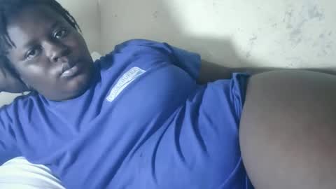 Snapshot of choclate_goddess chatting on 10/13/25, 03:28 Paula online show from 10/13/25, 03:28