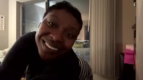 Snapshot of chocoblacbarbie chatting on 10/10/25, 04:55 chocoblacbarbie online show from 10/10/25, 04:55
