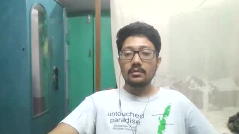 Snapshot of chocolate22 chatting on 11/26/25, 05:25 chocolate22 online show from 11/26/25, 05:25