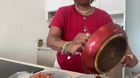 Snapshot of chocolatecakequeen chatting on 12/21/24, 06:12 ChocolateCakeQueen online show from 12/21/24, 06:12