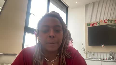 Snapshot of chocolatecakequeen chatting on 12/22/24, 05:10 ChocolateCakeQueen online show from 12/22/24, 05:10