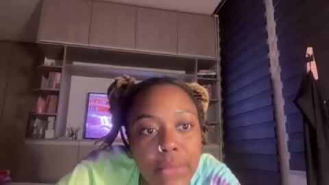 Snapshot of chocolatecakequeen chatting on 10/26/25, 02:39 ChocolateCakeQueen online show from 10/26/25, 02:39