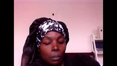 Snapshot of chocolatedrop_ chatting on 09/21/25, 04:41 chocolatedrop_ online show from 09/21/25, 04:41