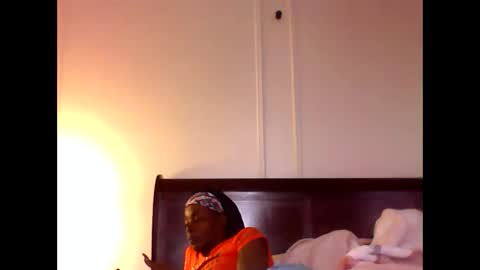 Snapshot of chocolatedrop_ chatting on 09/30/25, 12:21 chocolatedrop_ online show from 09/30/25, 12:21