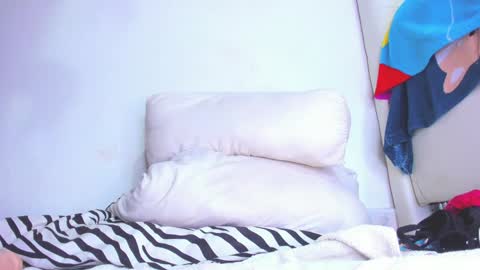 Snapshot of chocoo_dessert chatting on 12/31/24, 10:26 online show from 12/31/24, 10:26