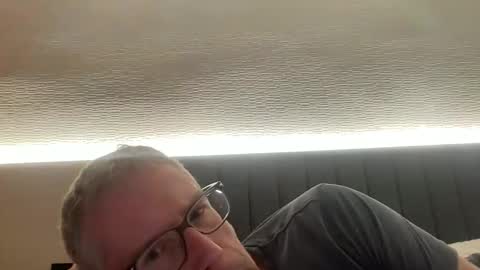 Snapshot of choupipat1 chatting on 10/21/25, 10:54 choupipat1 online show from 10/21/25, 10:54