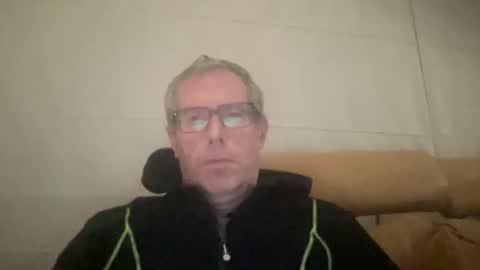 Snapshot of choupipat1 chatting on 11/19/25, 07:36 choupipat1 online show from 11/19/25, 07:36