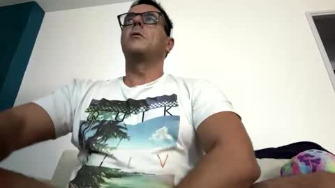 chris3889 online show from 10/14/25, 09:48