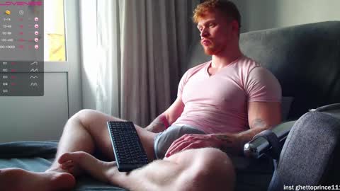 redhead thief of sausages and hearts online show from 02/08/25, 08:52