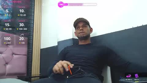 Snapshot of chris_dick2 chatting on 10/29/25, 07:43 chris_dick2 online show from 10/29/25, 07:43