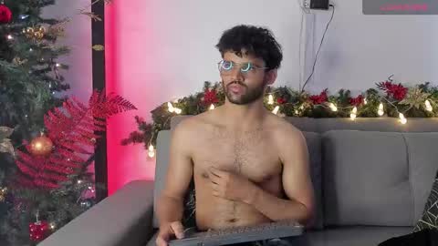 Snapshot of chrisandrew_ chatting on 12/02/24, 07:38 Im Chirs IM MODEL INDEPENDT online show from 12/02/24, 07:38