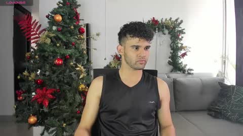 Snapshot of chrisandrew_ chatting on 12/26/24, 04:04 Im Chirs IM MODEL INDEPENDT online show from 12/26/24, 04:04