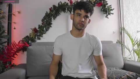 Snapshot of chrisandrew_ chatting on 12/27/24, 06:10 Im Chirs IM MODEL INDEPENDT online show from 12/27/24, 06:10