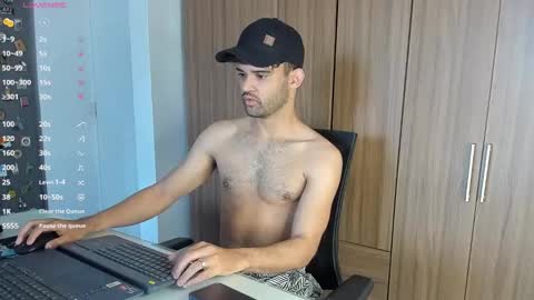 Snapshot of chrisandrew_ chatting on 01/15/25, 03:39 Im Chirs IM MODEL INDEPENDT online show from 01/15/25, 03:39