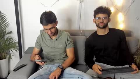 Snapshot of chrisandrew_ chatting on 02/15/25, 02:26 Im Chirs IM MODEL INDEPENDT online show from 02/15/25, 02:26