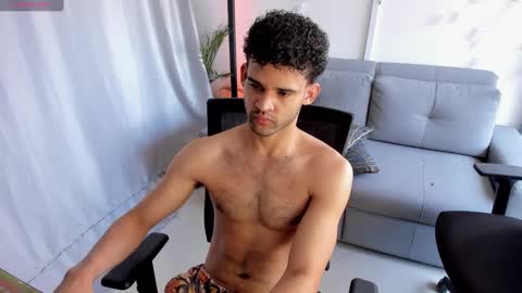 Snapshot of chrisandrew_ chatting on 03/01/25, 03:27 Im Chirs IM MODEL INDEPENDT online show from 03/01/25, 03:27