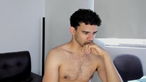 Im Chirs IM MODEL INDEPENDT online show from 10/17/25, 04:31