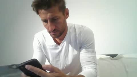 Snapshot of chrisaron chatting on 10/03/25, 03:36 chrisaron online show from 10/03/25, 03:36
