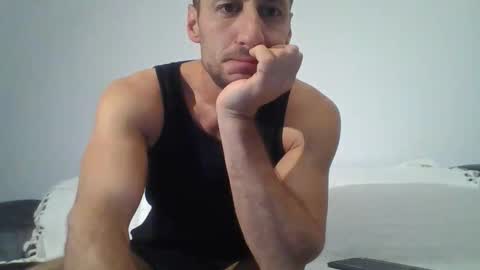 Snapshot of chrisaron chatting on 10/23/25, 03:17 chrisaron online show from 10/23/25, 03:17