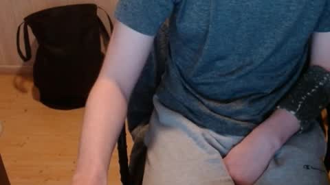 Snapshot of chriser_xxx chatting on 01/02/25, 10:55 chriser_xxx online show from 01/02/25, 10:55